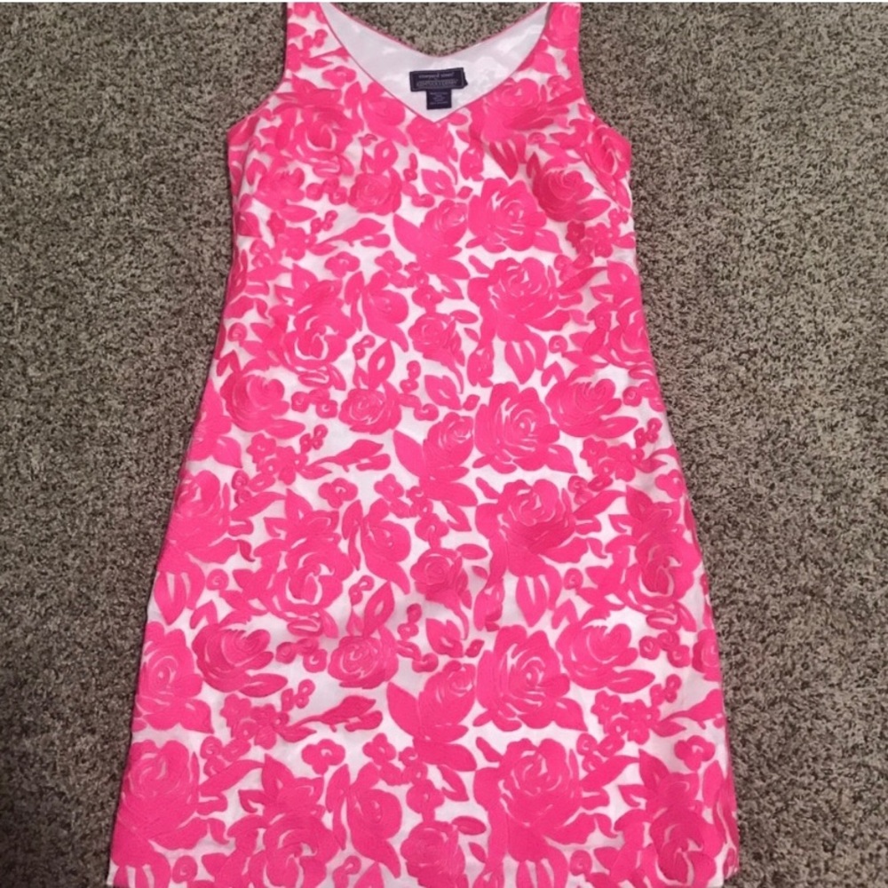 👗 VineYard Vines Embroidered silk shift dress 👗